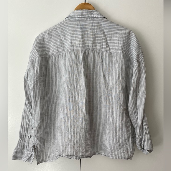 ($5) women’s BR beachy button down - Picture 4 of 4